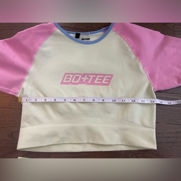 Gym Set - Crop Top and Shorts M - Picture 8 of 10